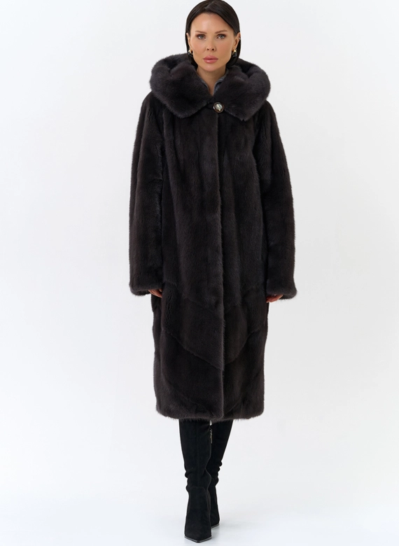 Женская шуба из норки силуэта баллон с капюшоном