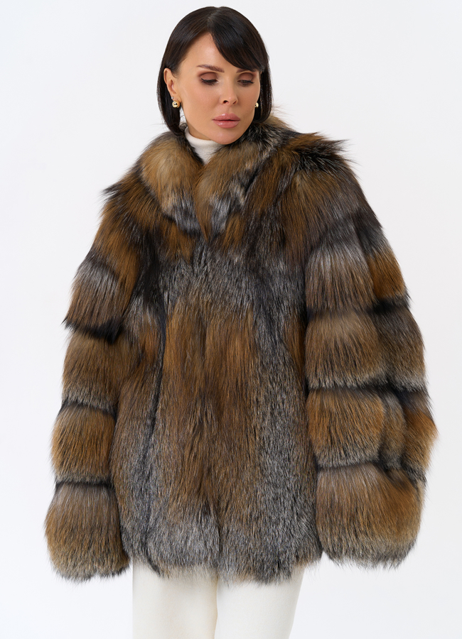 Короткая шуба из лисы модель № 32011 меха малина