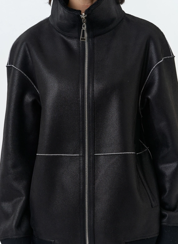 Женский бомбер из эко замши черного цвета