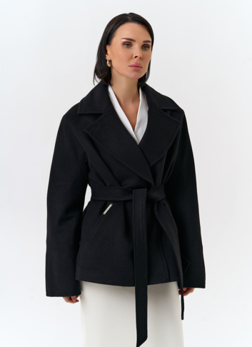 Женское укороченное пальто с английским воротником