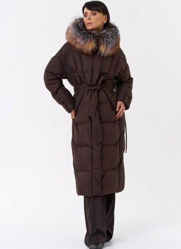 Женский пуховик с отделкой из меха блюфрост