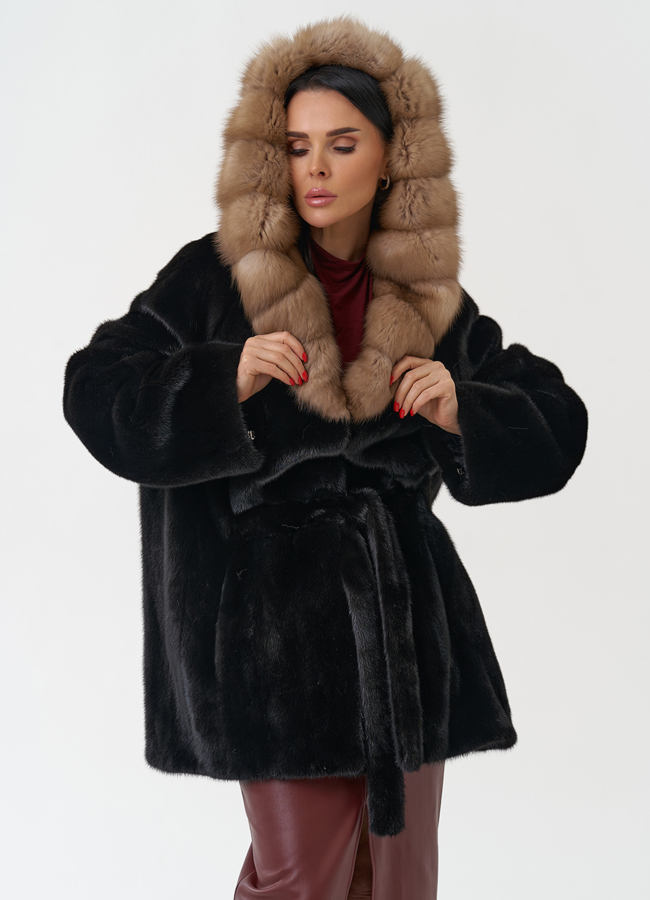 Норковая шуба с капюшоном из меха куницы модель № 30481 универмаг малина