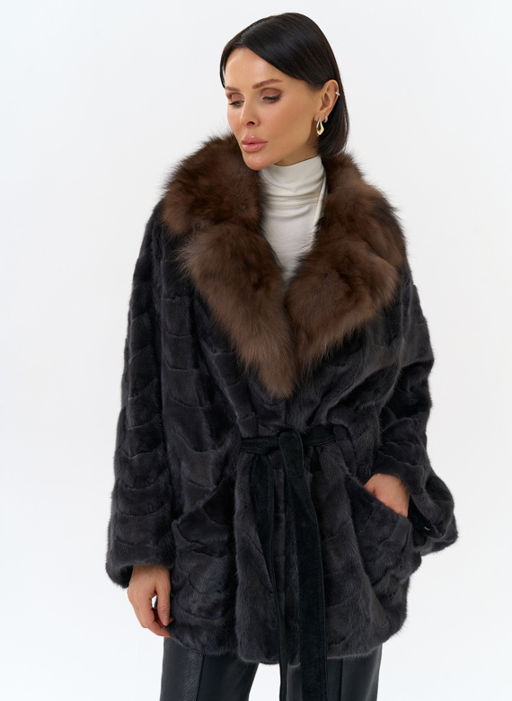 Шуба из меха норки с воротником из меха лисы