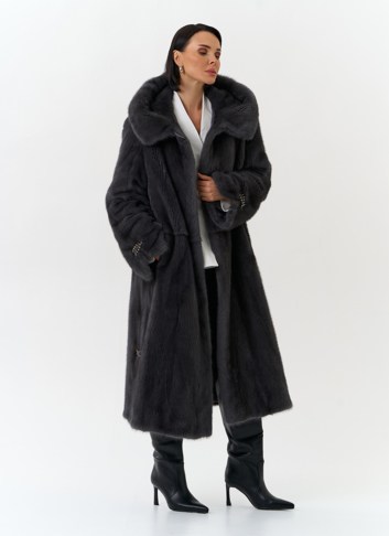 Женская шуба из меха норки с капюшоном