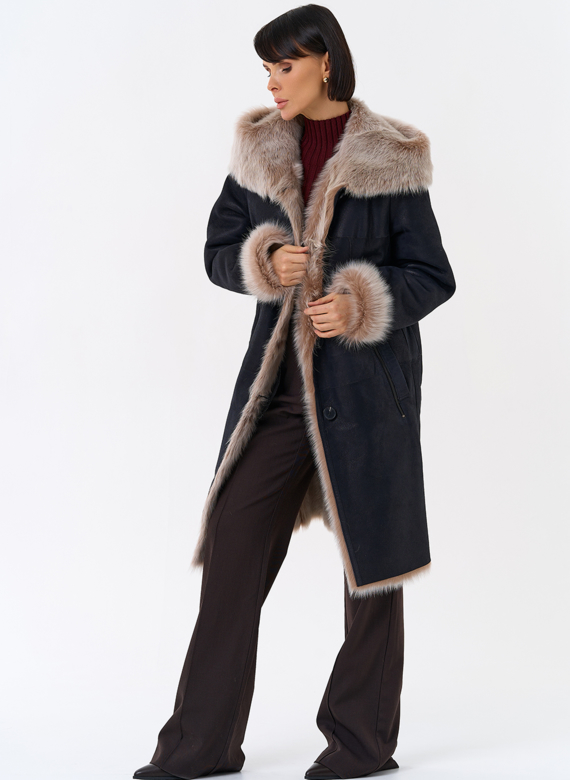 Женская натуральная дубленка с капюшоном