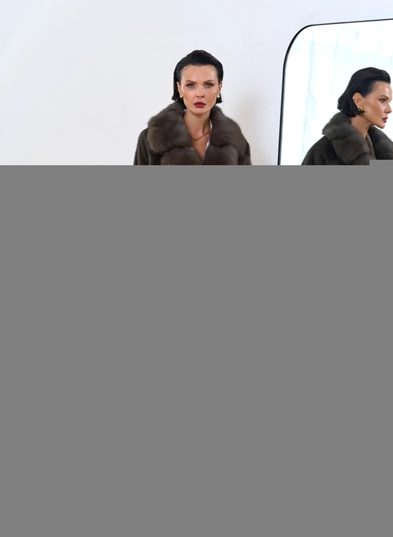 Женская шуба из меха норки с воротником из меха куницы фото