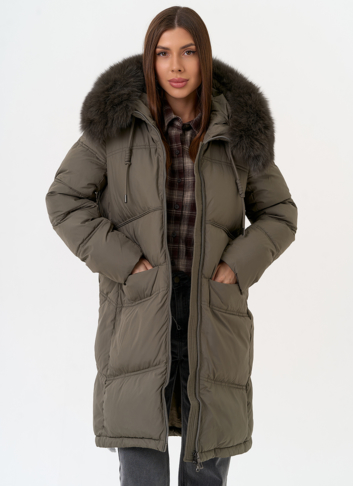 Женский пуховик с капюшоном из меха песца