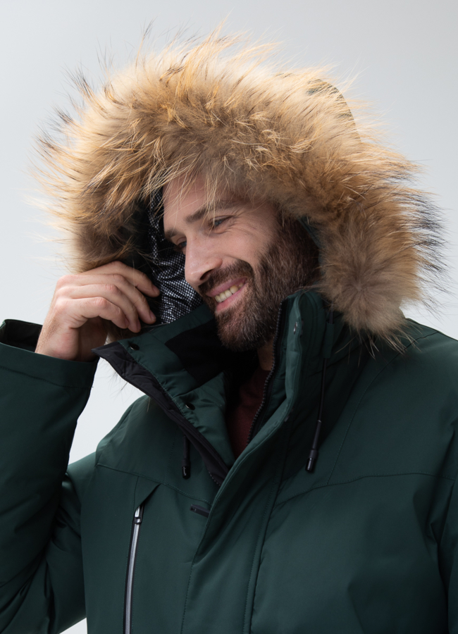 Мужской пуховик с капюшоном из меха енота модель № 28402 универмаг малина