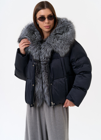 Женский пуховик с капюшоном из меха чернобурки