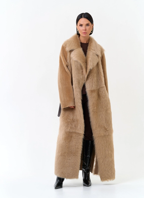 Женская двухсторонняя дубленка из натурального меха с английским воротником фото