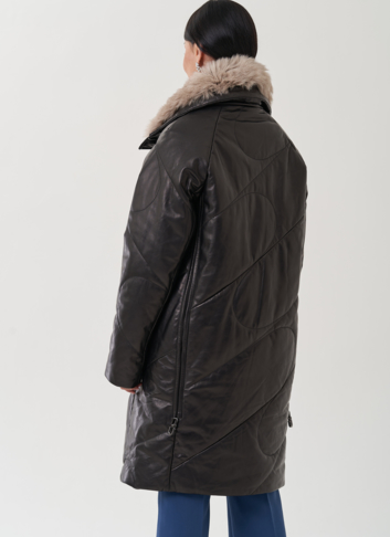 Пуховик из натуральной кожи с отделкой из меха песца