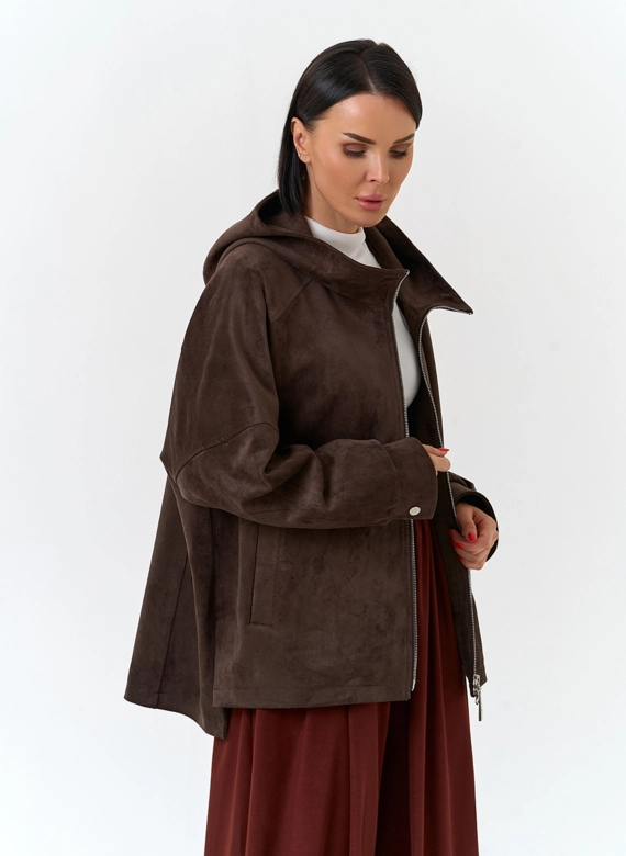 Женская куртка из эко замши с капюшоном