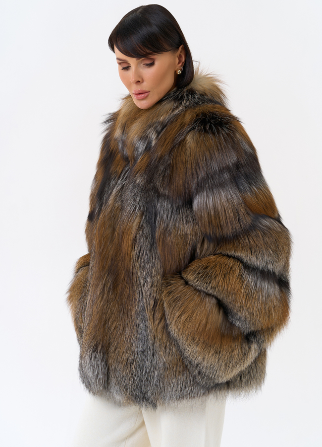 Короткая шуба из лисы модель № 32011 универмаг малина