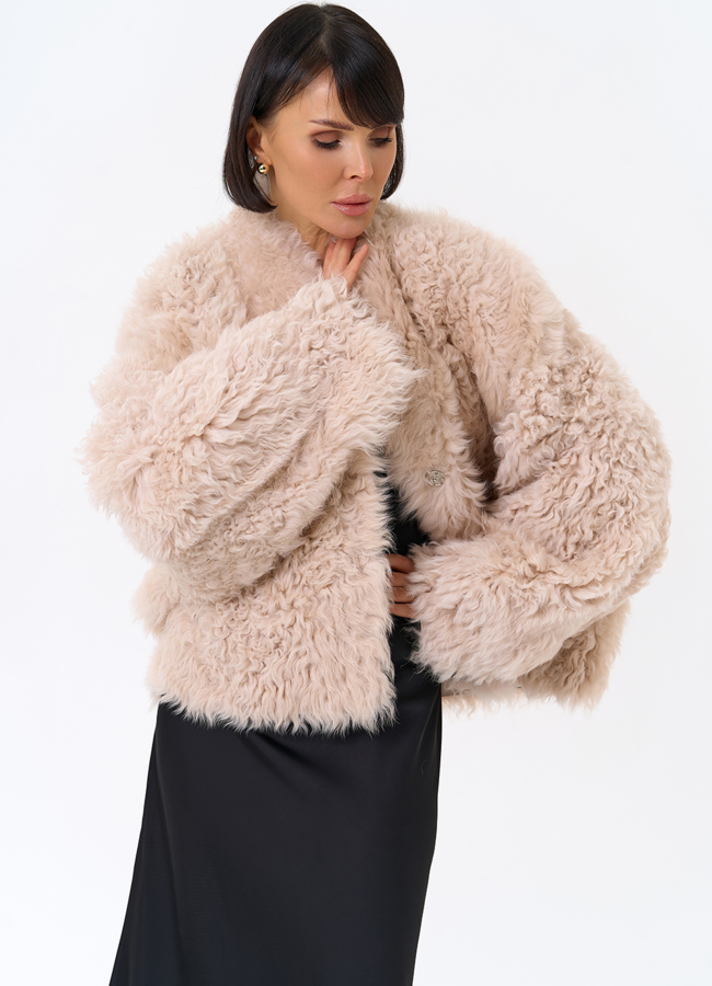 Женская короткая двухсторонняя дубленка  модель № 31854 универмаг малина