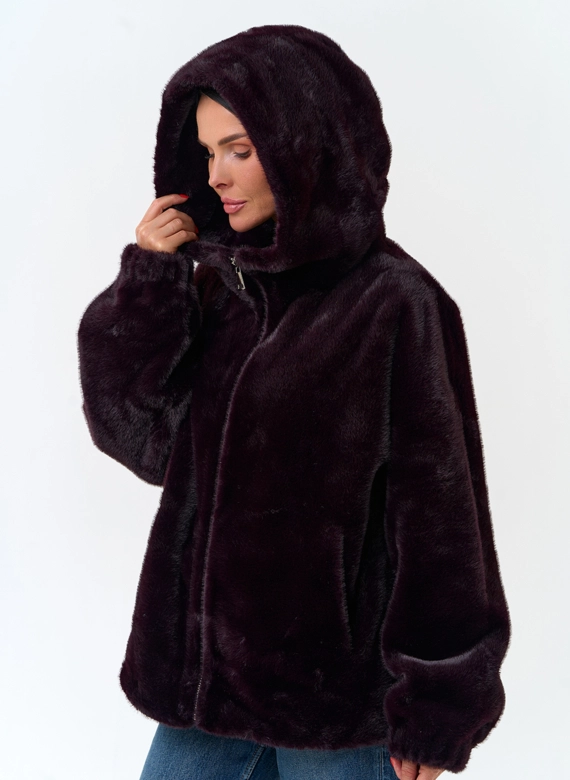 Женская шуба из эко меха с капюшоном фото