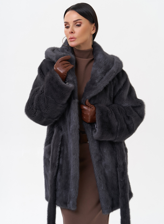 Короткая норковая шуба с капюшоном