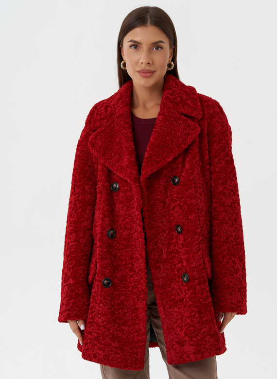 Яркое двубортное пальто с английским воротником