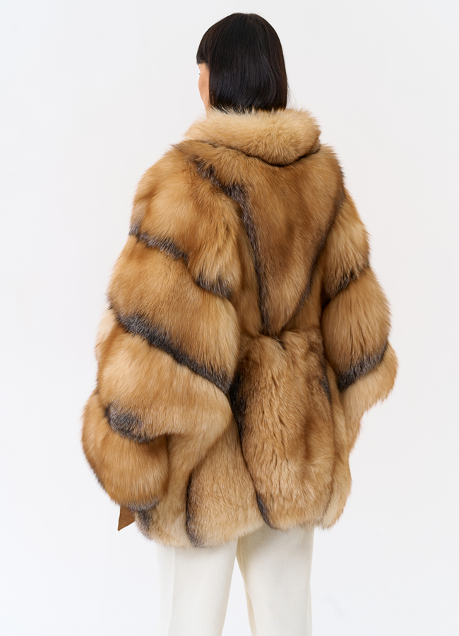 Шуба из лисы свободного кроя модель № 32013 в кредит