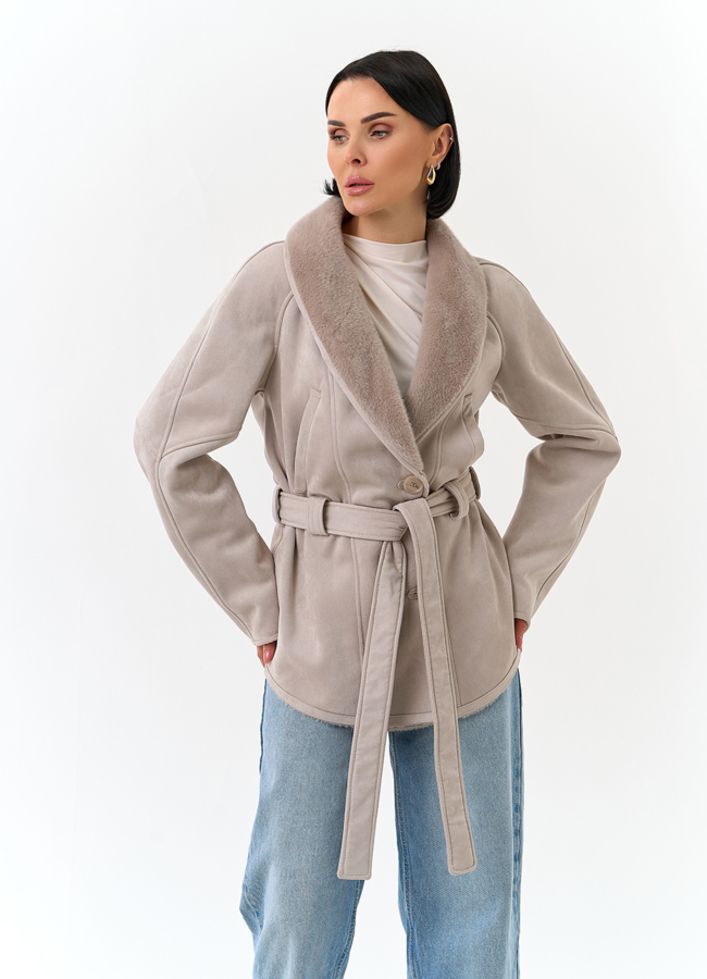 Женская дубленка из эко замши с поясом модель № 32793 меха малина