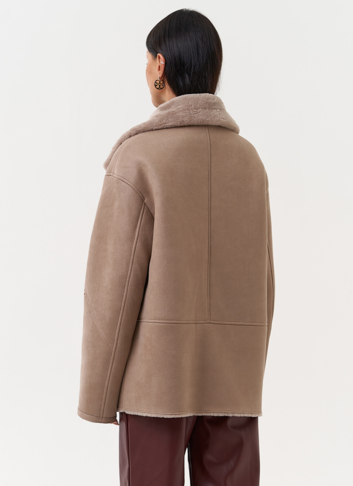 Женская дубленка из эко замши прямого кроя