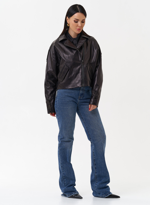 Черная кожаная куртка