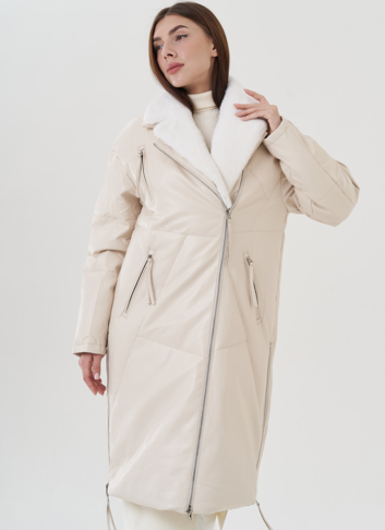 Пуховик женский из эко кожи с английским воротником в светлом цвете