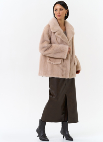 Шуба из меха норки с английским воротником