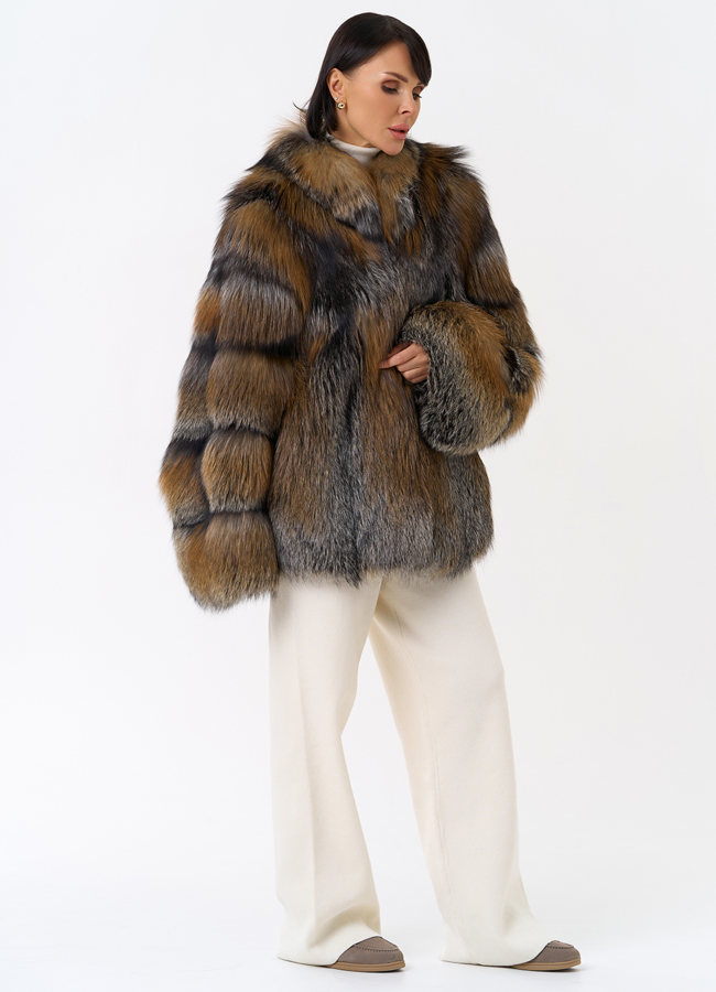 Короткая шуба из лисы модель № 32011 универмаг малина