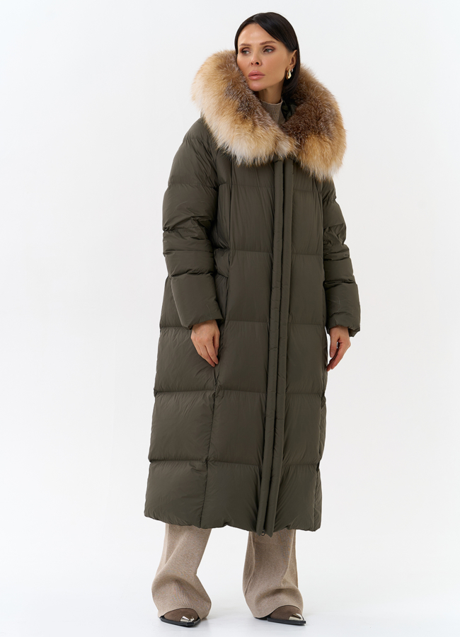 Женский длинный пуховик с отделкой из меха лисы модель № 31983 универмаг малина