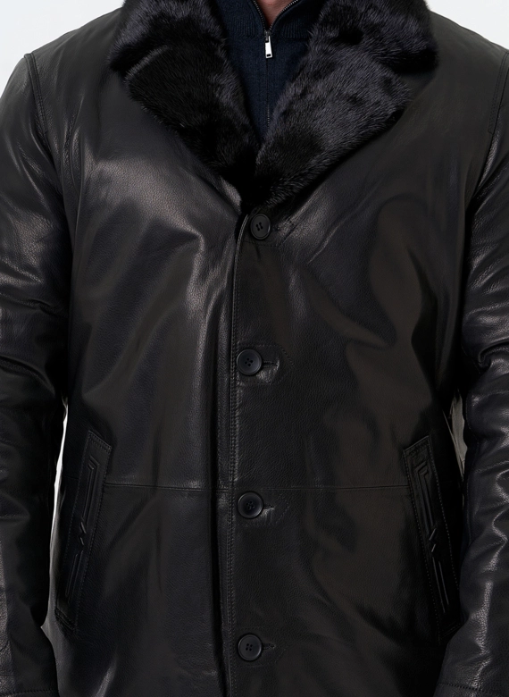 Мужская дубленка с английским воротником