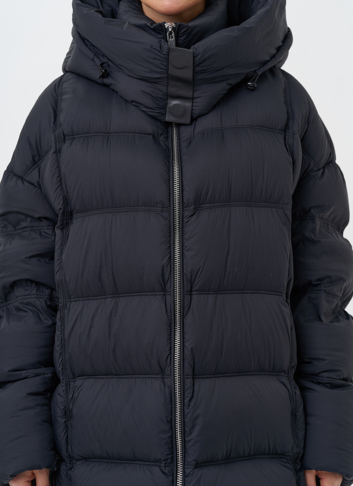 Женский пуховик с капюшоном 